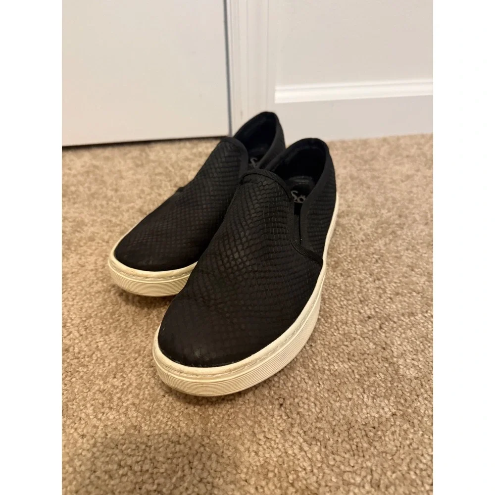 Sofft Somers Slip On Sneakers Womens 7.5 Black Snakeskin Leather Casual Flat